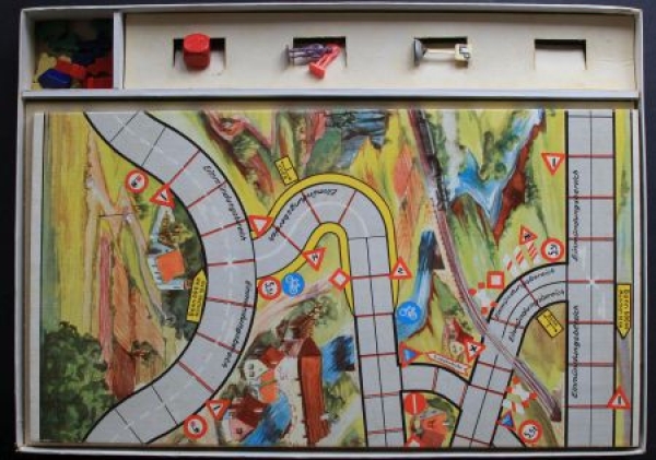 Spear & Soehne "Wer hat Vorfahrt?" 1957 Traffic-Boardgame in original box (9107)